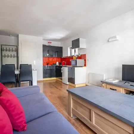 Apartment Modern With Balcony In The Center Of