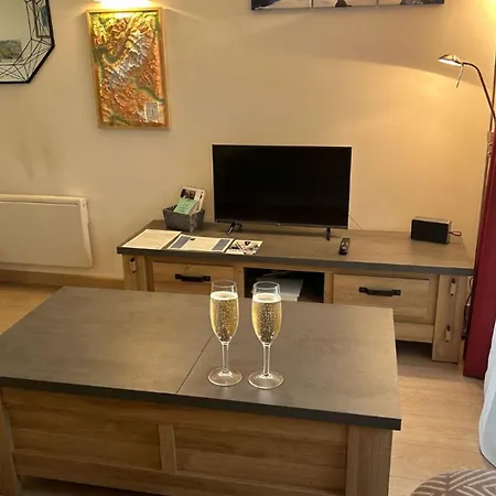 Apartman Modern With Balcony In The Center Of